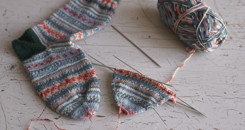 4 Ways to Cast-On Cuff-Down Socks