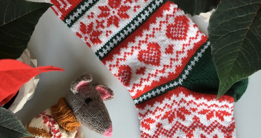 How to Knit a Christmas Stocking